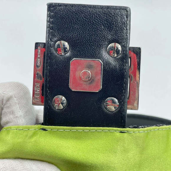 Fendi Baguette Black Beaded Shoulder Bag with Stones in Wave Pattern - Picture 9 of 16